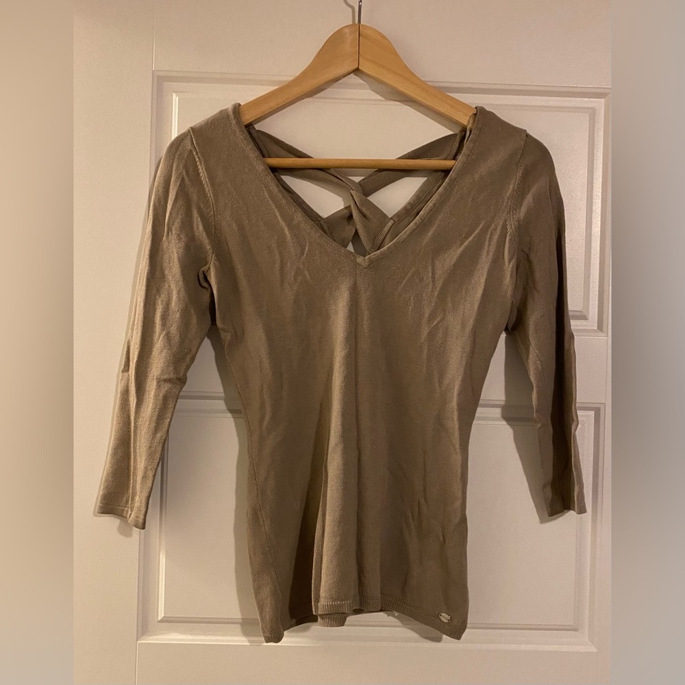 Guess woman’s medium top